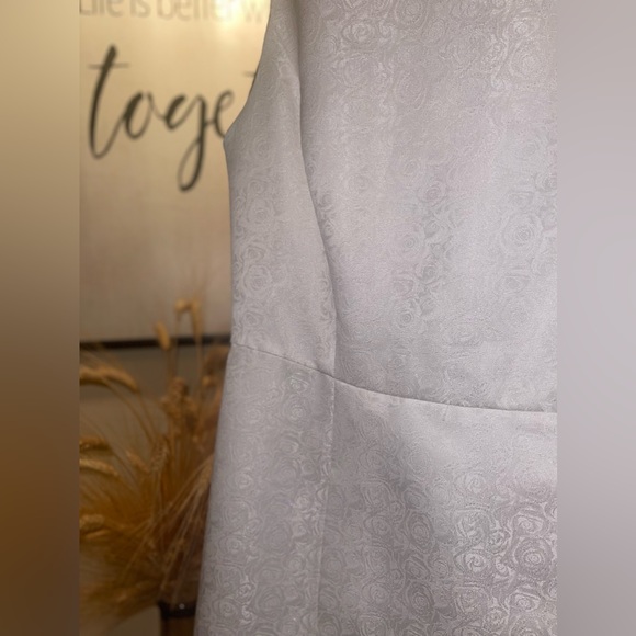 Jones Wear White Dress - Floral Patterned Fabric - Picture 13 of 13